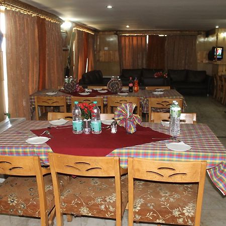 Fluorescence Hotel And Restaurant Gulmarg Exteriör bild